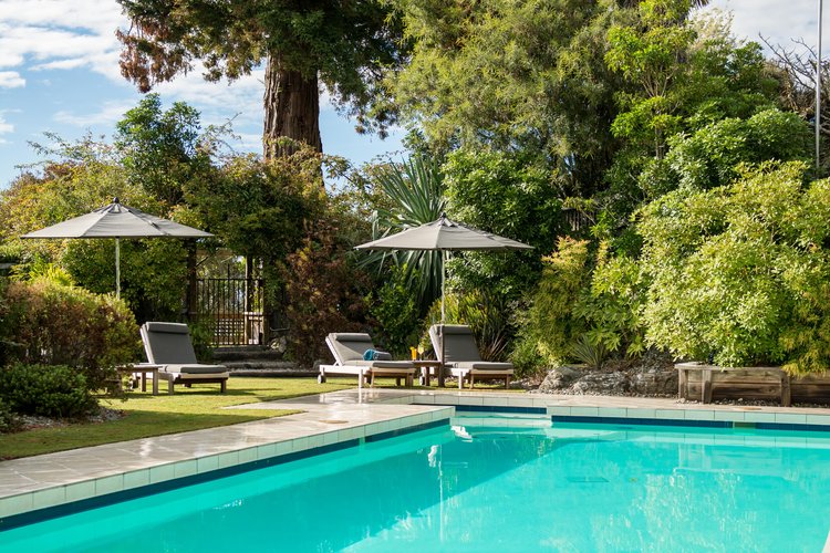 beautiful turquoise swimming pool at Te Koi the Lodge at Bronte